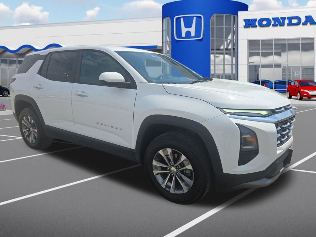 Used 2025 Chevrolet Equinox LT image 1