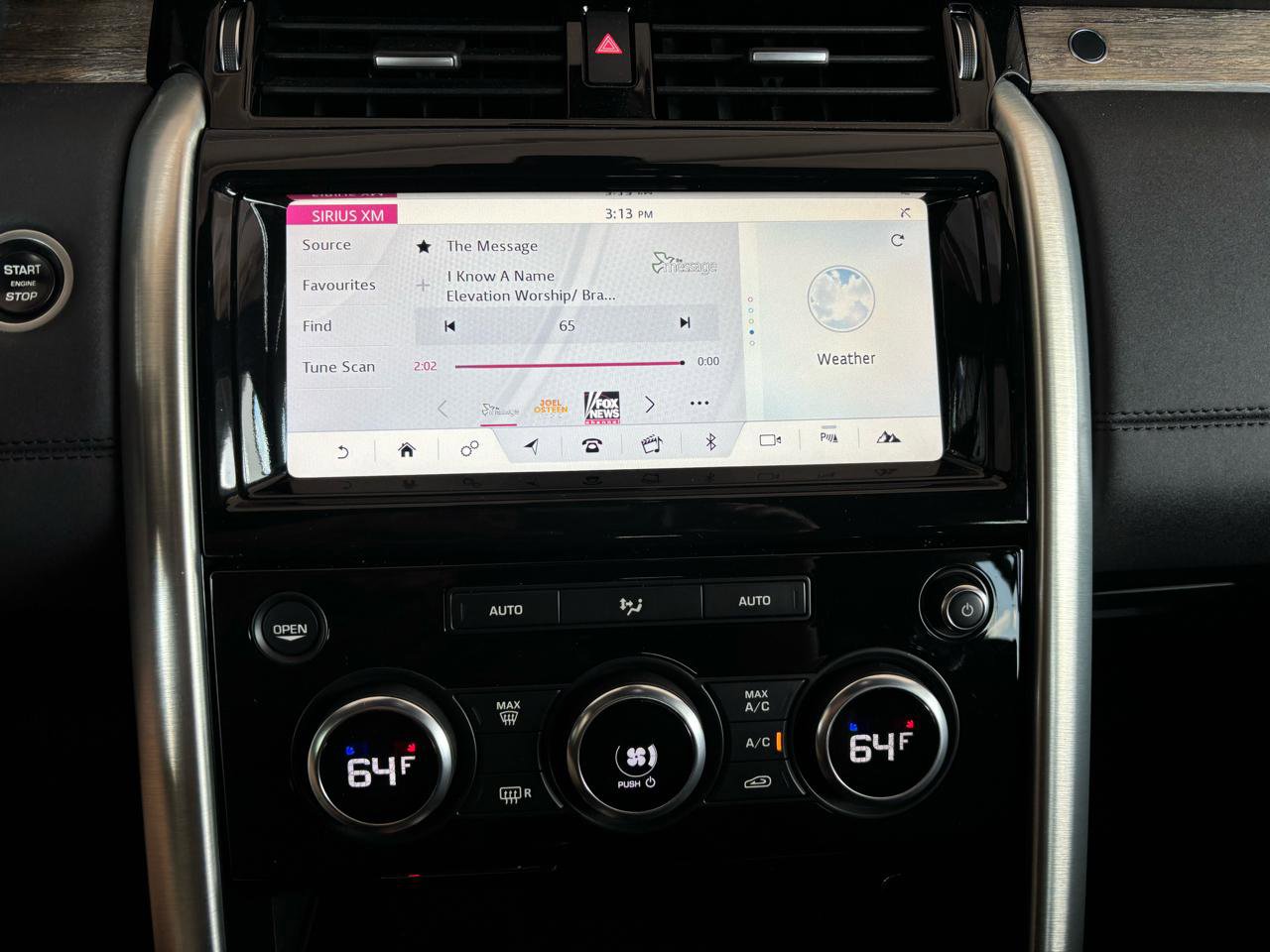 Used 2017 Land Rover Discovery HSE image 18