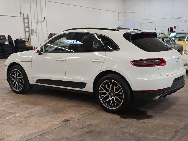 Used 2018 Porsche Macan Sport Edition AWD/4WD image 15