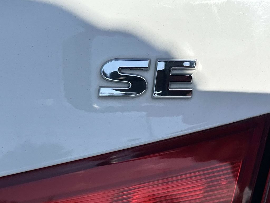 Used 2013 Volkswagen Passat 2.5 SE FWD image 9