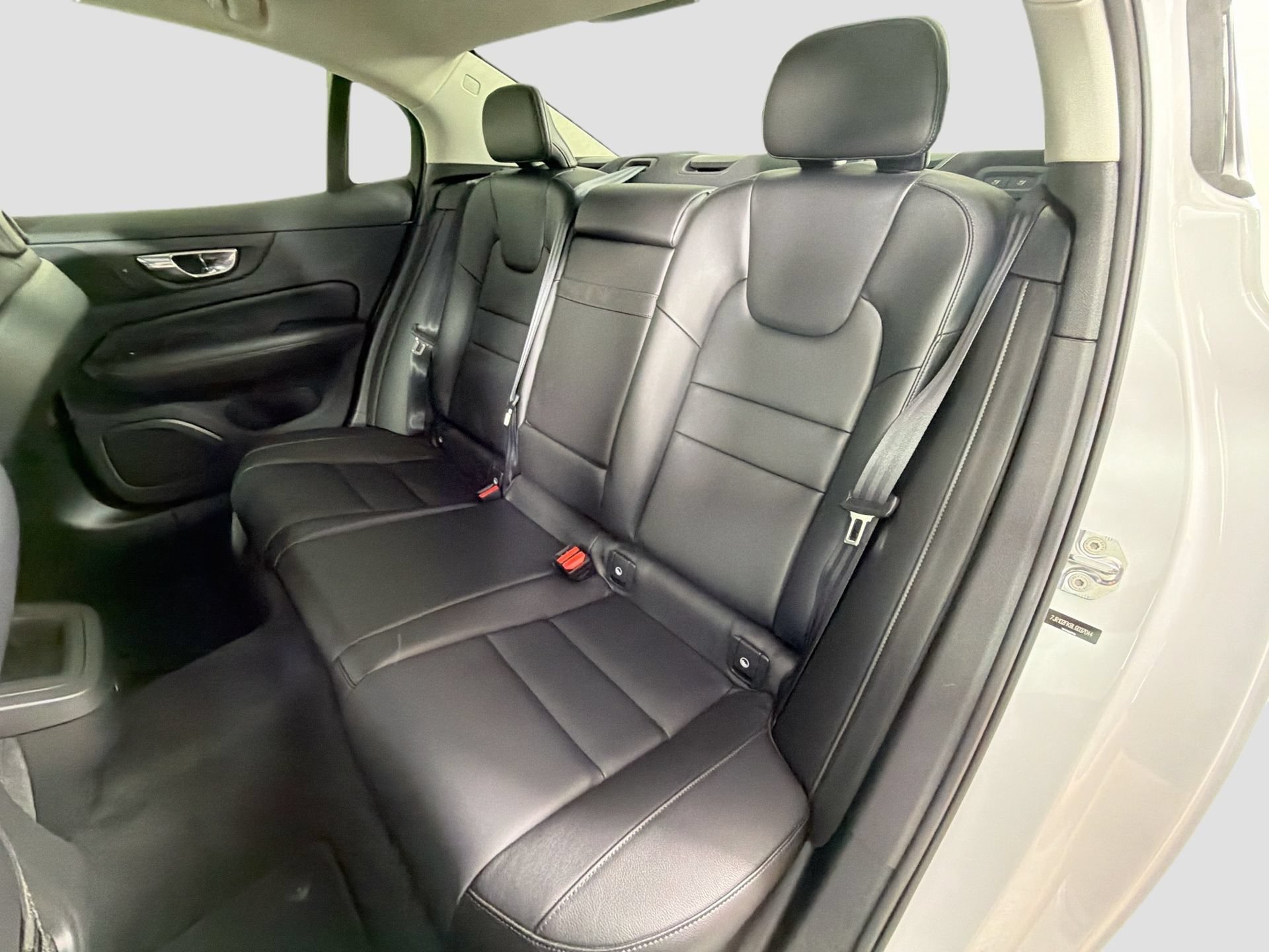 Used 2020 Volvo S60 T5 Momentum FWD image 25