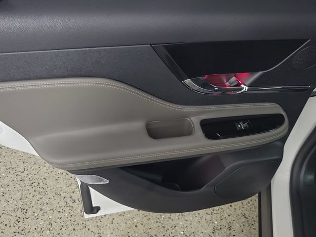 Used 2025 Lincoln Corsair Reserve FWD image 14