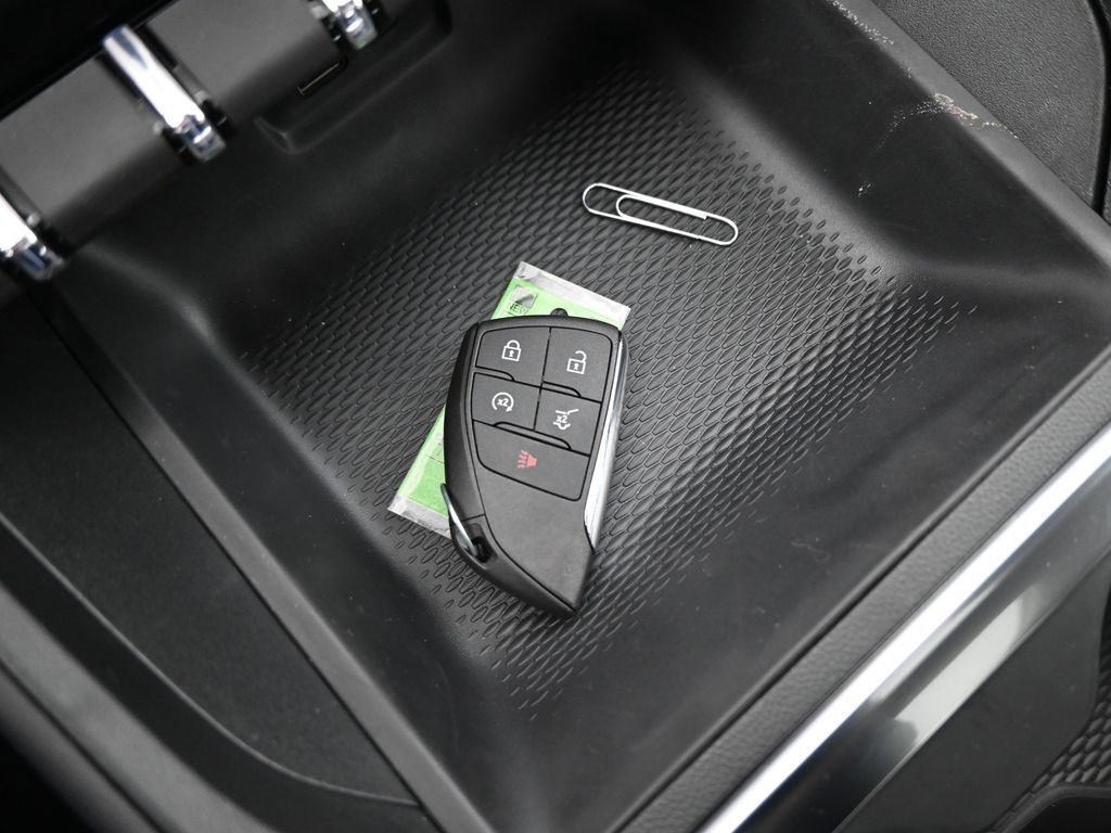 New 2026 GMC Terrain Denali w/ LPO, Black Badging Package image 17