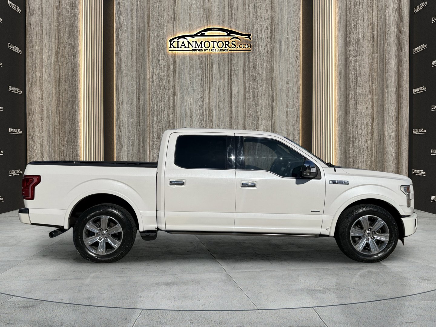 Used 2016 Ford F150 Platinum w/ Equipment Group 701A Luxury image 8