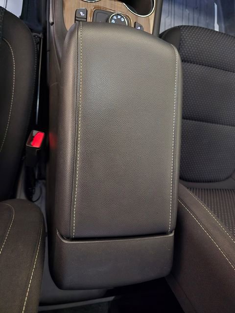 Used 2023 GMC Acadia SLE w/ Driver Convenience Package image 27