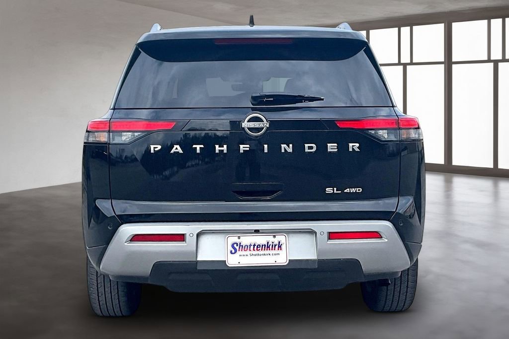 Used 2025 Nissan Pathfinder SL image 5