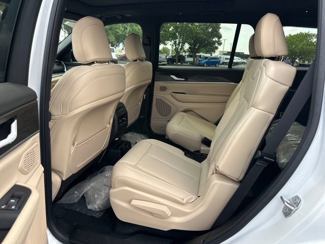 New 2026 Jeep Grand Cherokee L Limited AWD/4WD image 14