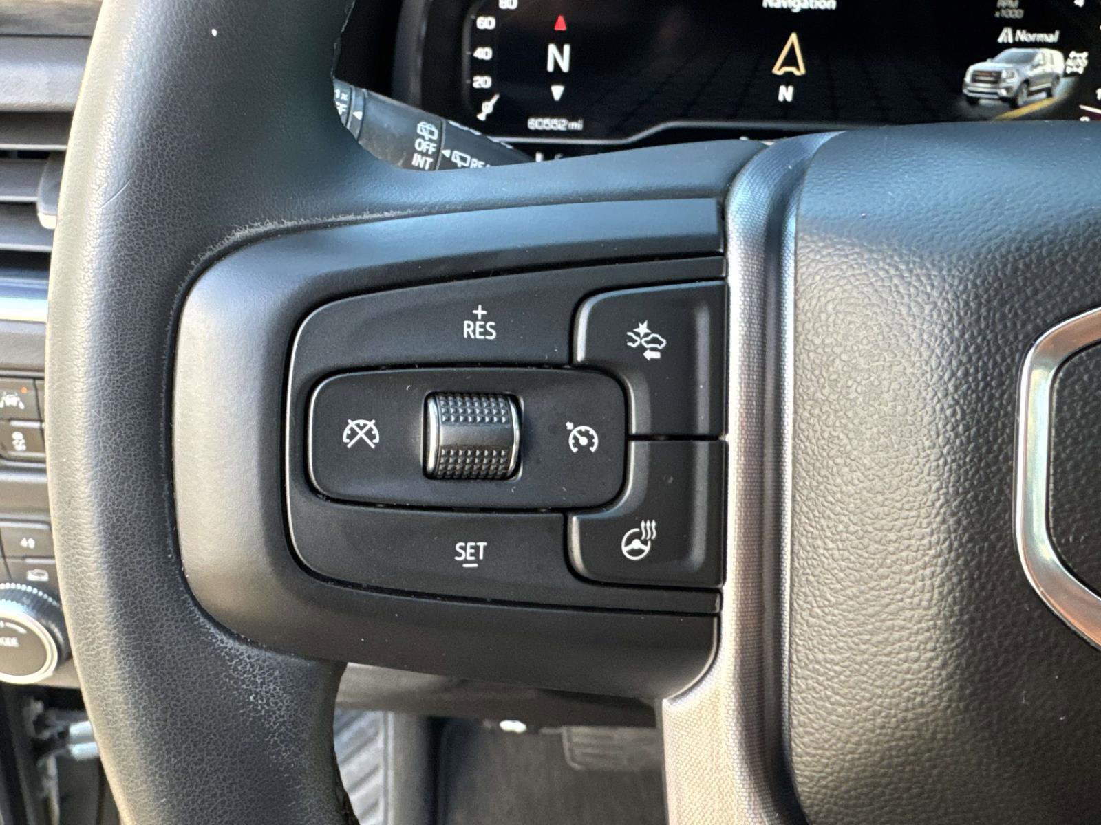 Used 2023 GMC Yukon SLT w/ SLT Luxury Package image 33