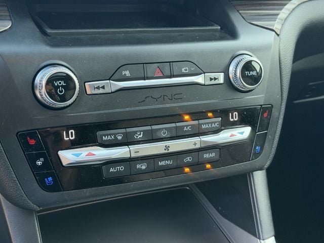 Used 2020 Ford Explorer Limited RWD image 18