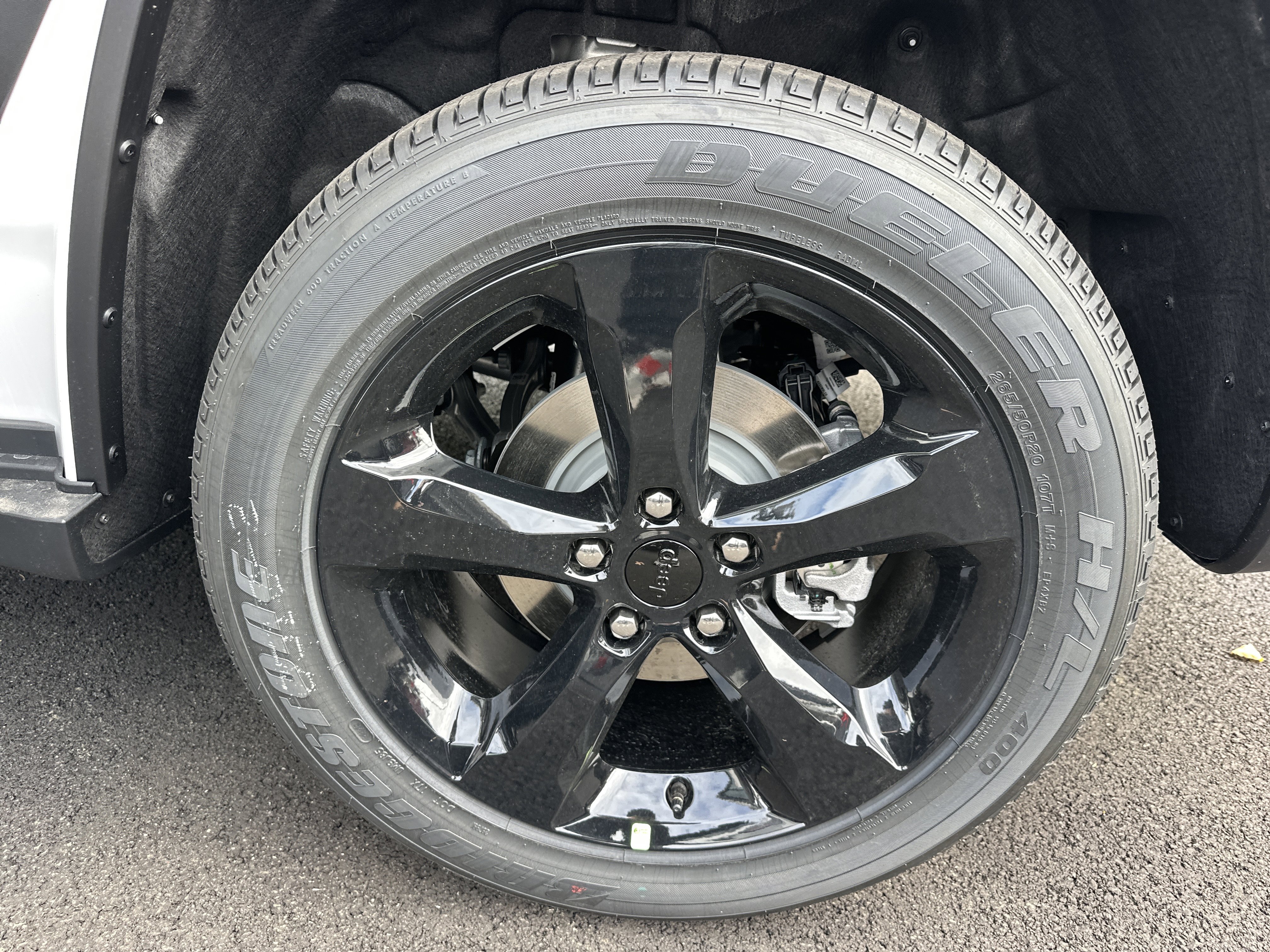 New 2025 Jeep Grand Cherokee Altitude image 33