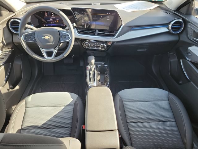 Certified 2025 Chevrolet Trax LT w/ Driver Confidence Package FWD image 17