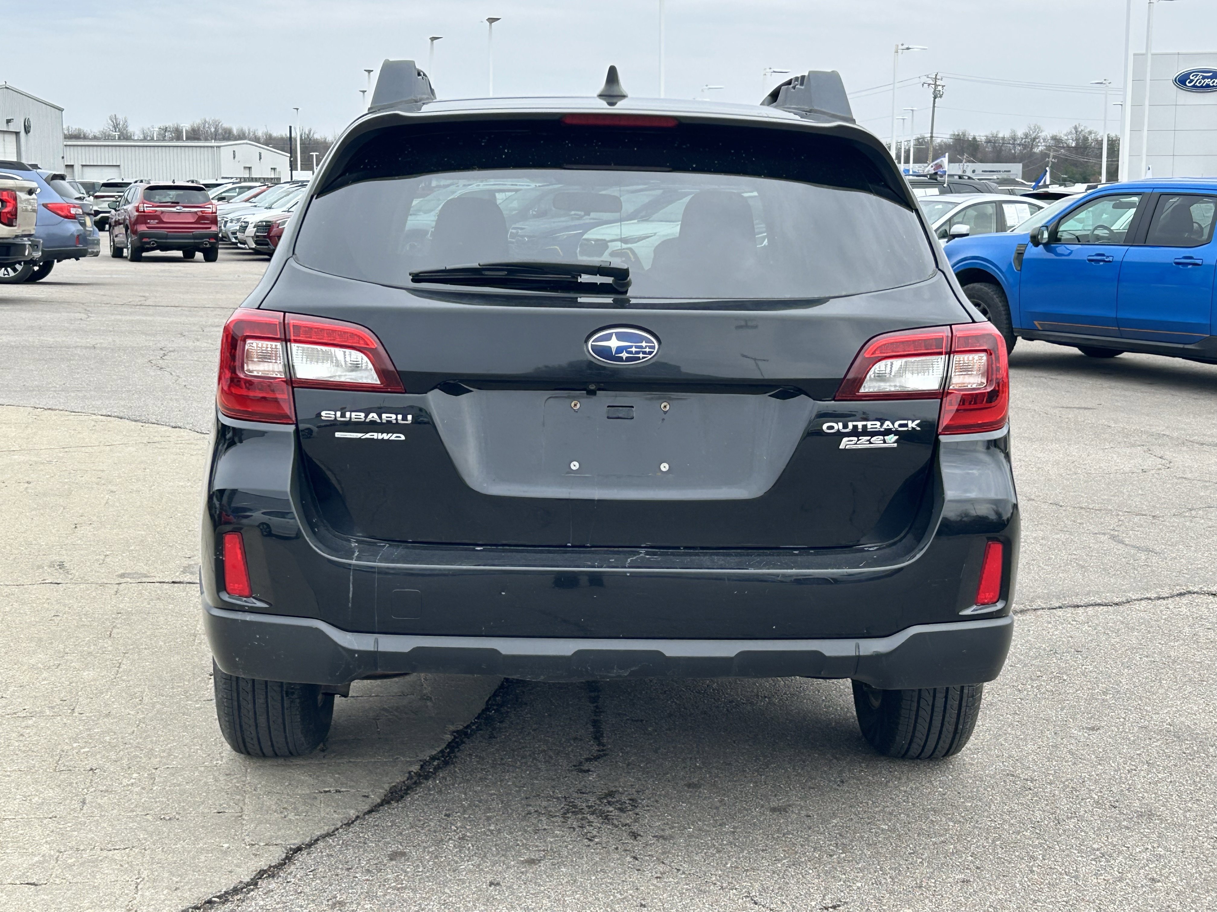 Used 2017 Subaru Outback 2.5i Premium image 6