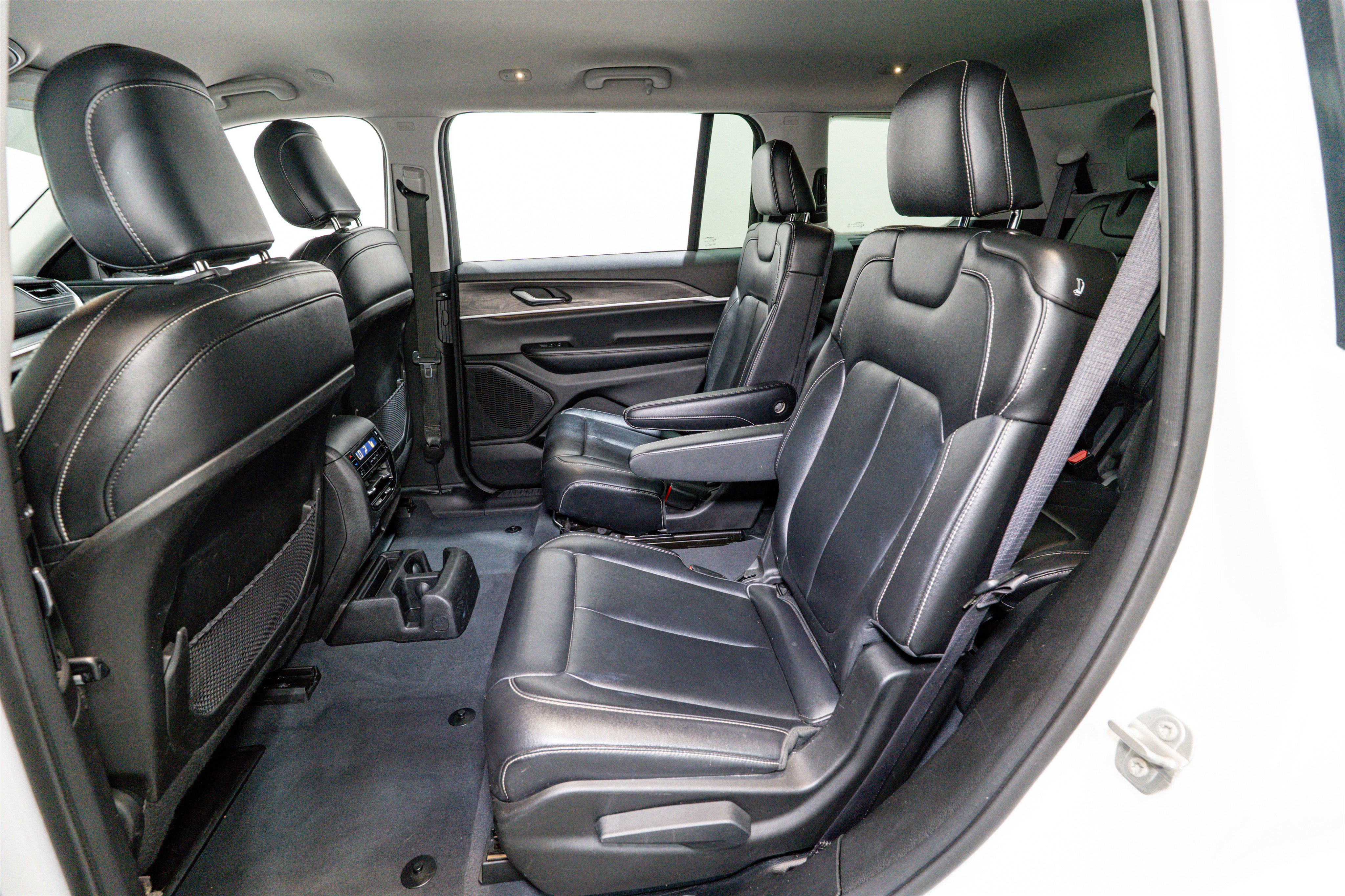 Used 2023 Jeep Grand Cherokee L Limited image 32