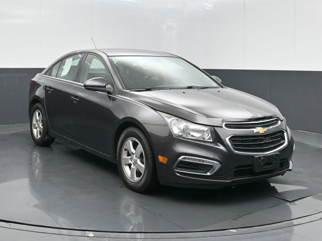 Used 2015 Chevrolet Cruze LT image 2