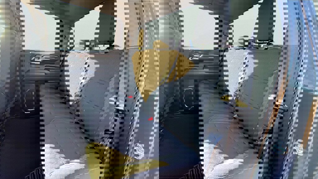 Used 2025 Chevrolet Silverado 1500 LT image 18