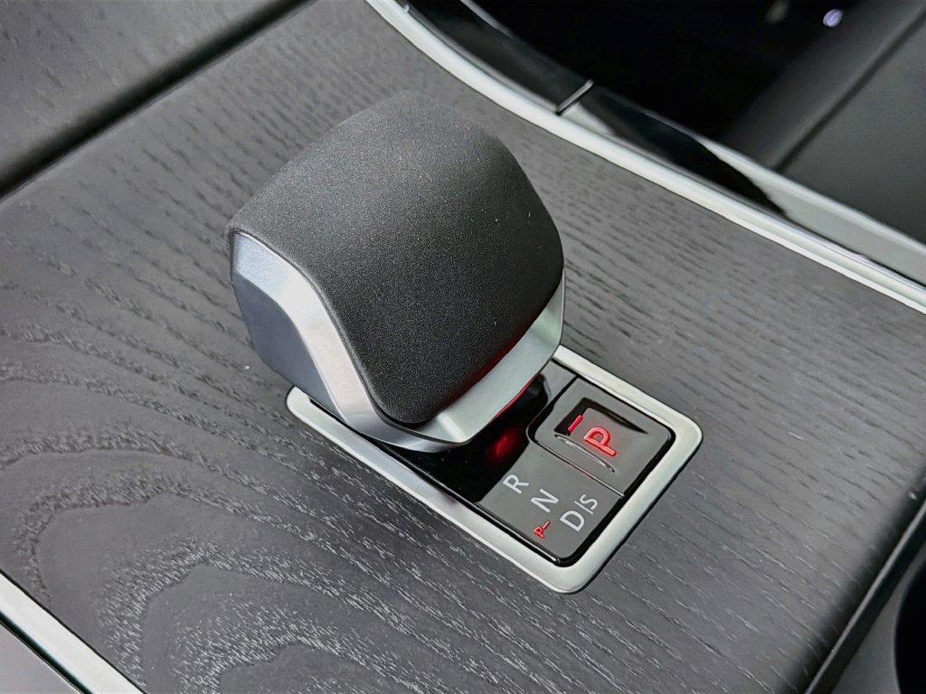 New 2026 Land Rover Range Rover Velar Belgravia AWD/4WD image 17