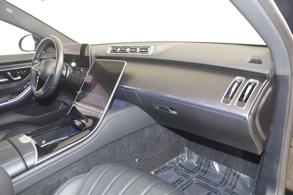 Used 2022 Mercedes-Benz S 500 4MATIC w/ AMG Line Package image 45
