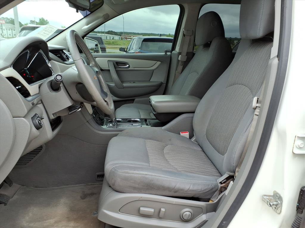 Used 2015 Chevrolet Traverse LT w/ Style and Technology Package FWD image 18