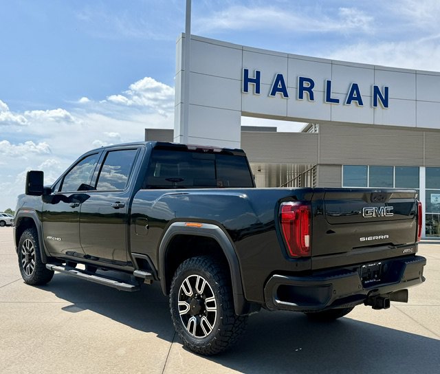 Used 2020 GMC Sierra 2500 AT4 w/ AT4 Premium Package AWD/4WD image 3