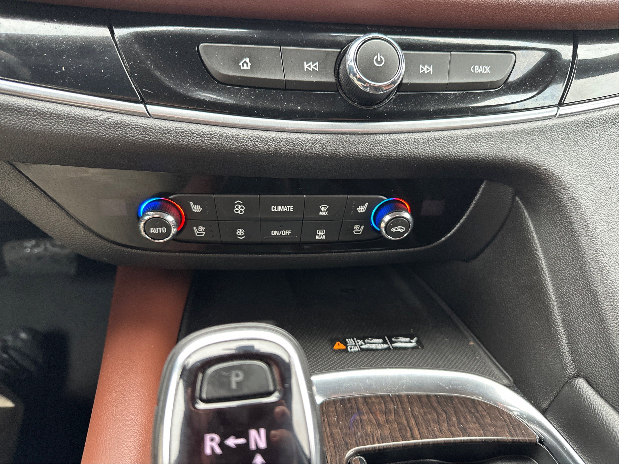 Used 2021 Buick Enclave Avenir w/ Avenir Technology Package AWD/4WD image 32