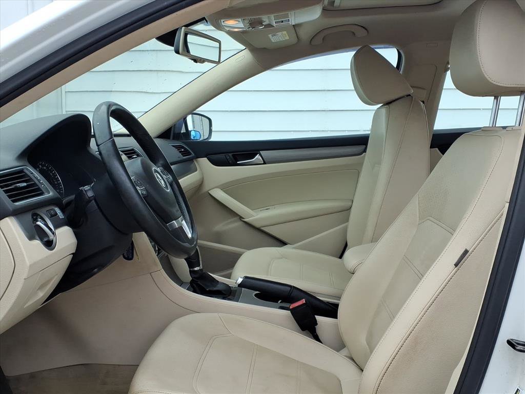 Used 2014 Volkswagen Passat TDI SE image 8