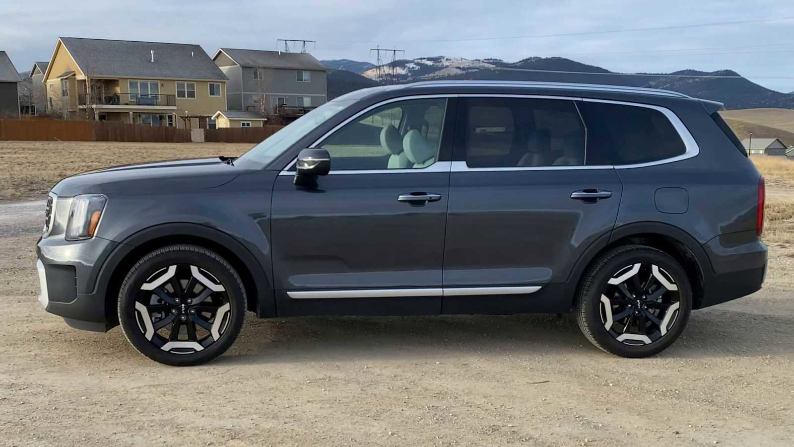 Used 2024 Kia Telluride S w/ S Sunroof Package image 5