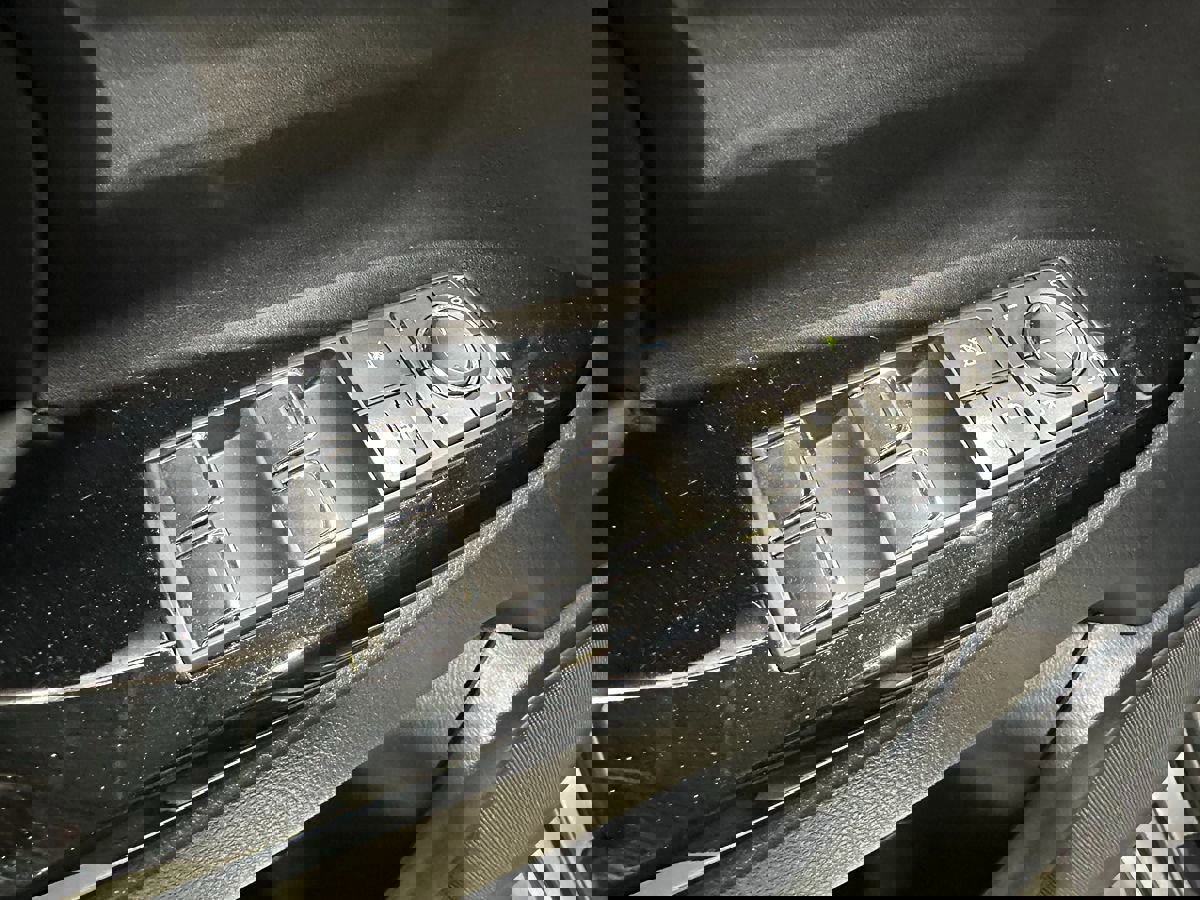 Used 2016 Lexus LX 570 4WD w/ Luxury Package image 30