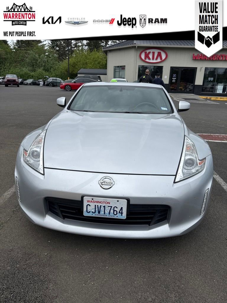 Used 2016 Nissan 370Z Coupe RWD image 16