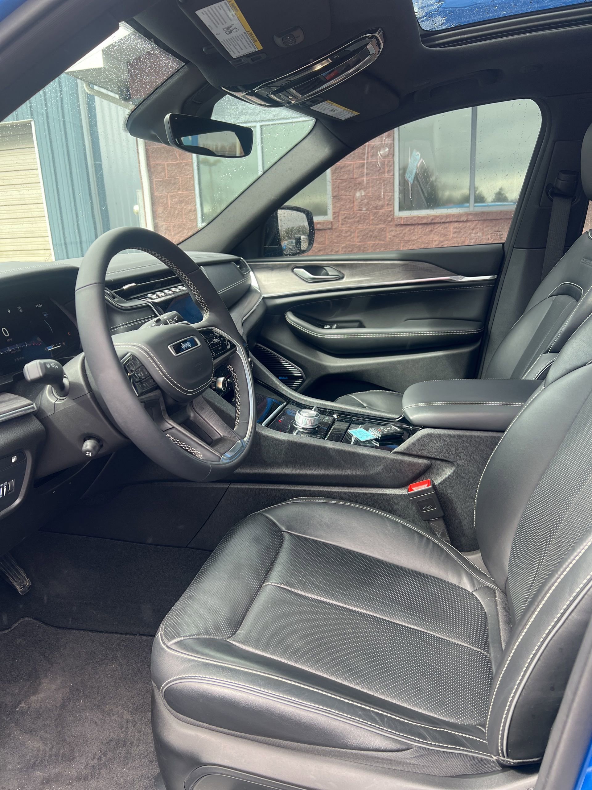 Used 2024 Jeep Grand Cherokee Overland w/ Trailer Tow Package image 13