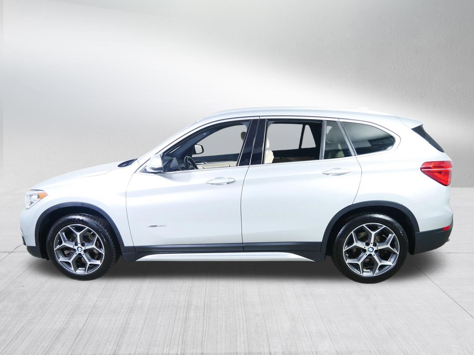 Used 2017 BMW X1 xDrive28i image 4