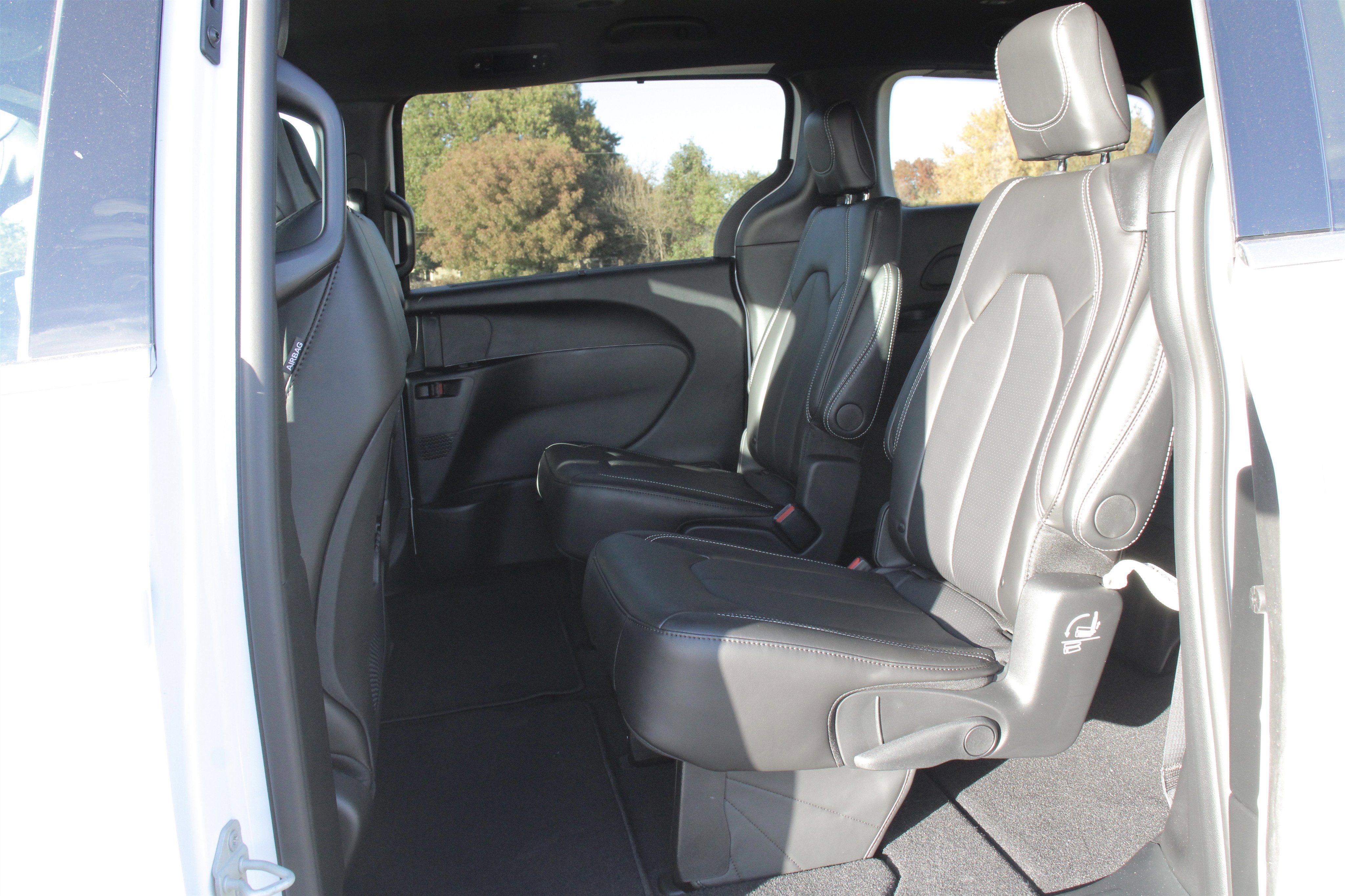 New 2026 Chrysler Pacifica Select image 20