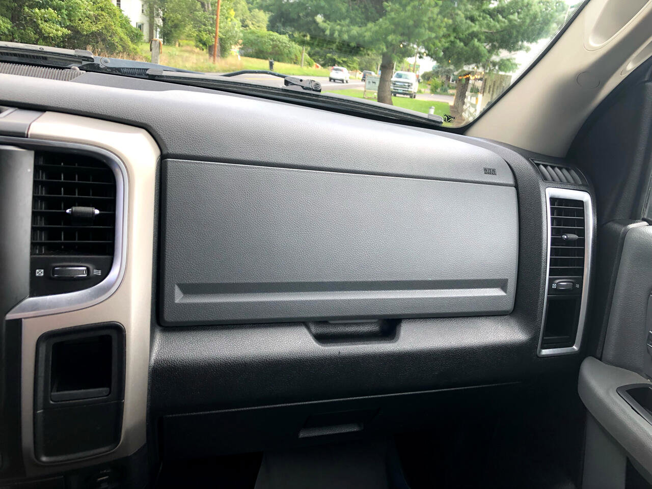 Used 2015 RAM 2500 SLT image 37