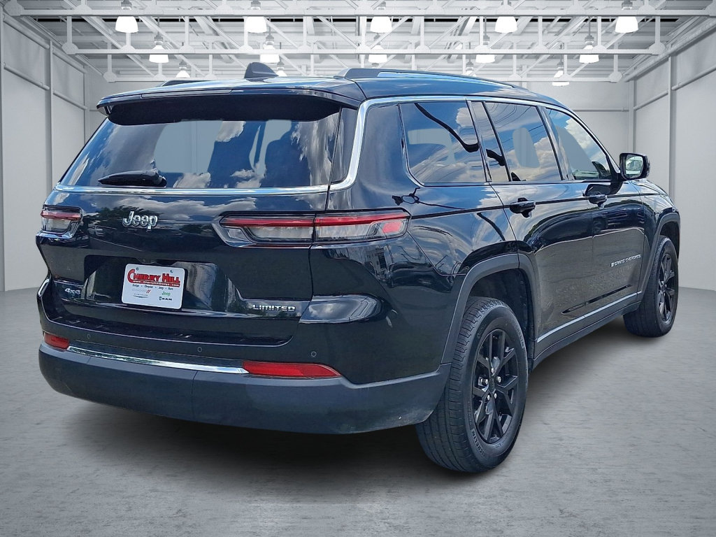 Used 2023 Jeep Grand Cherokee L Limited AWD/4WD image 9