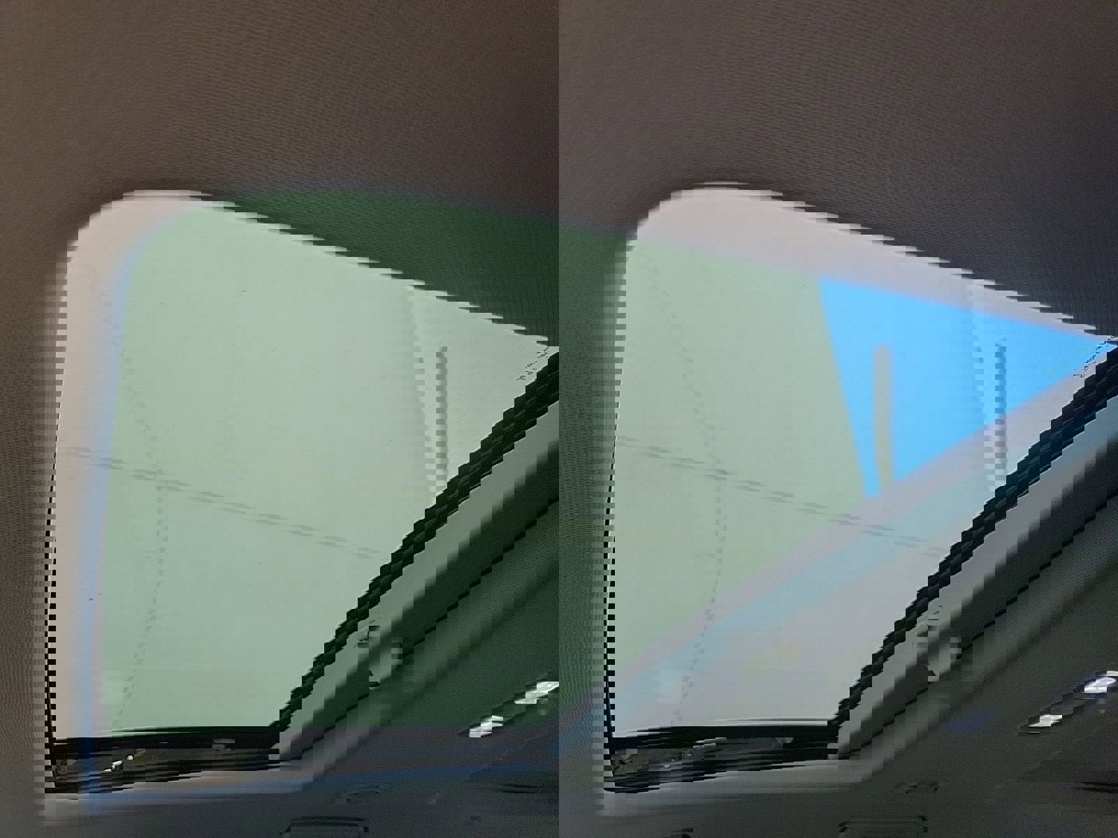 Used 2021 Buick Enclave Premium w/ Sun and Sites Package image 39