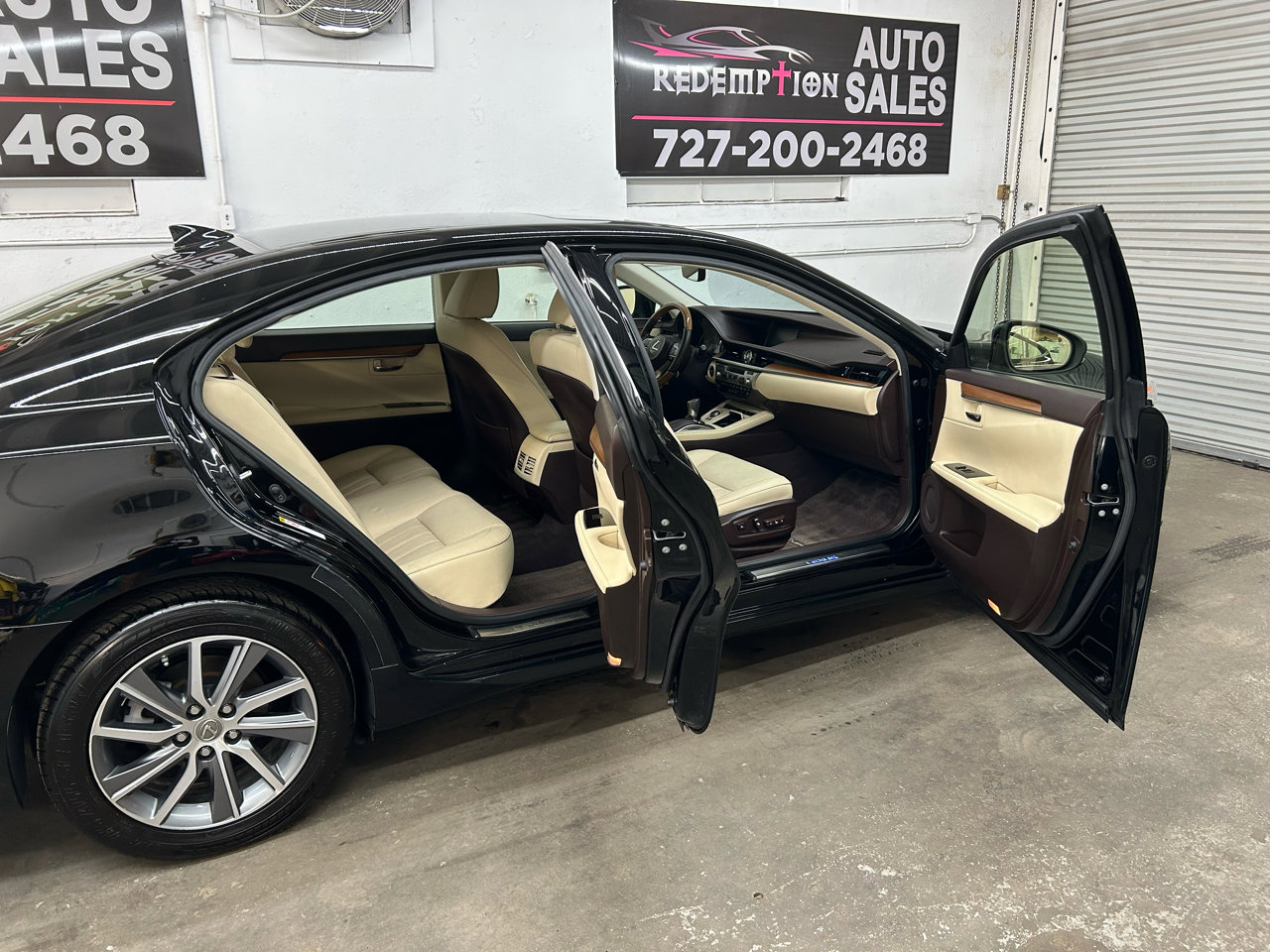 Used 2017 Lexus ES 300h w/ Luxury Package image 12