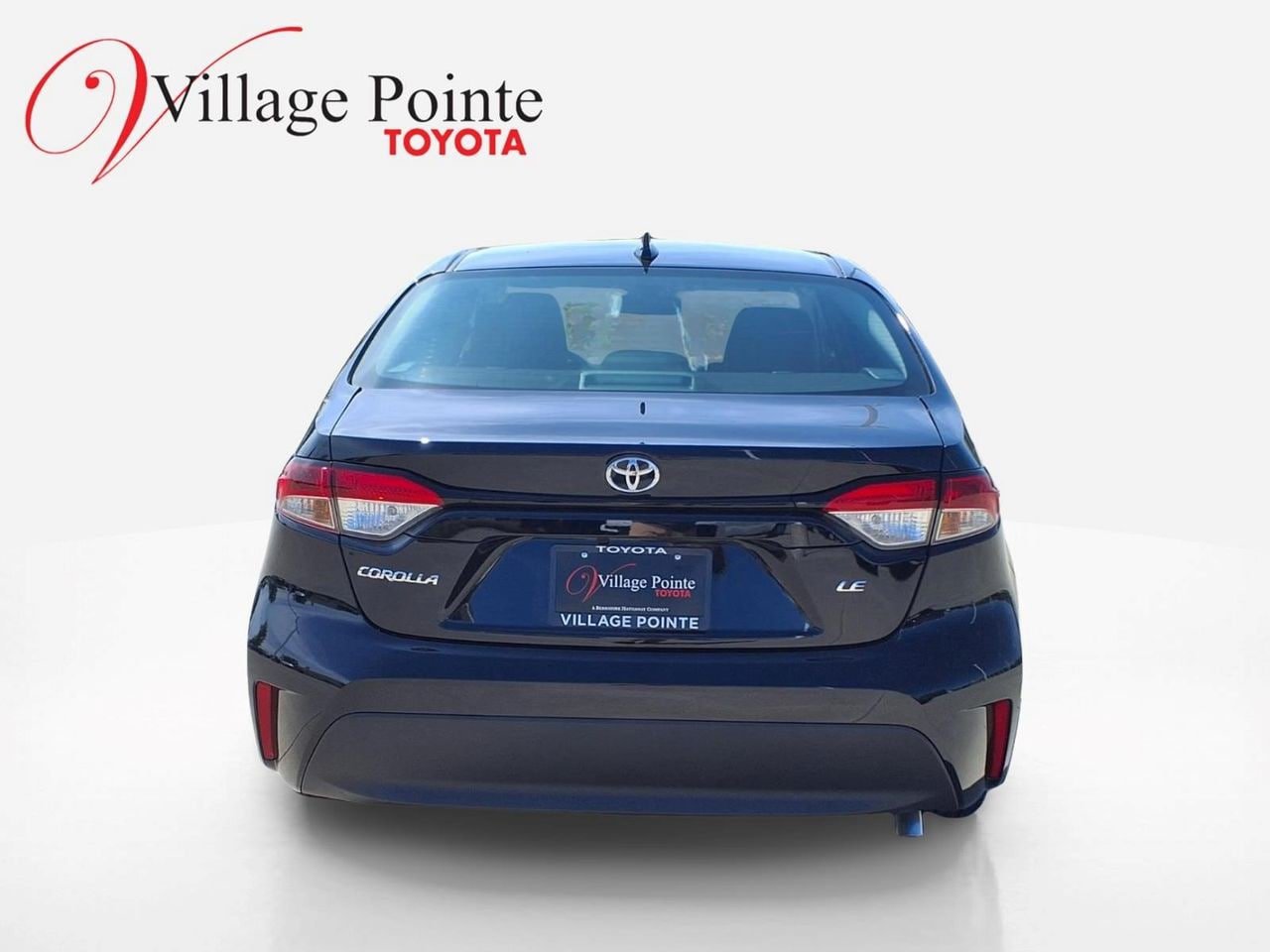 Used 2026 Toyota Corolla LE FWD image 4
