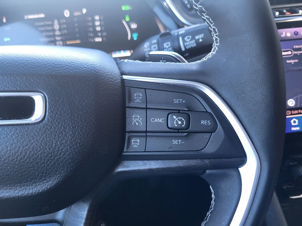 Used 2023 Jeep Grand Cherokee 4WD 4xe image 28