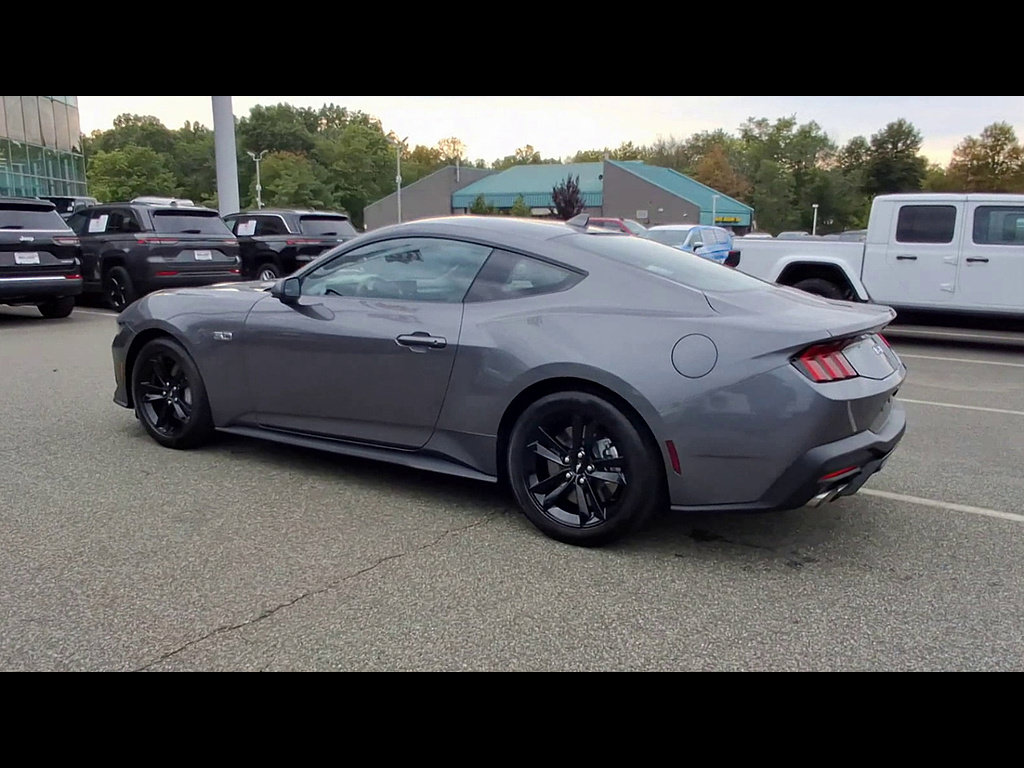 Used 2025 Ford Mustang GT RWD image 6