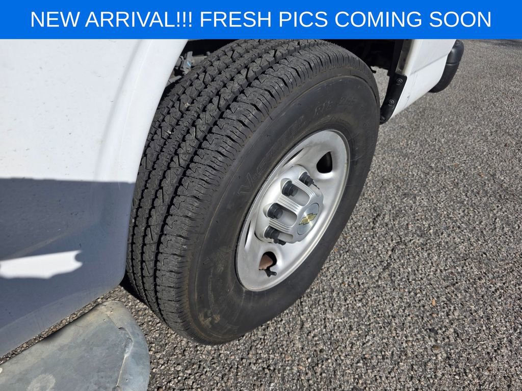 Used 2024 Chevrolet Express 2500 w/ Driver Convenience Package image 6