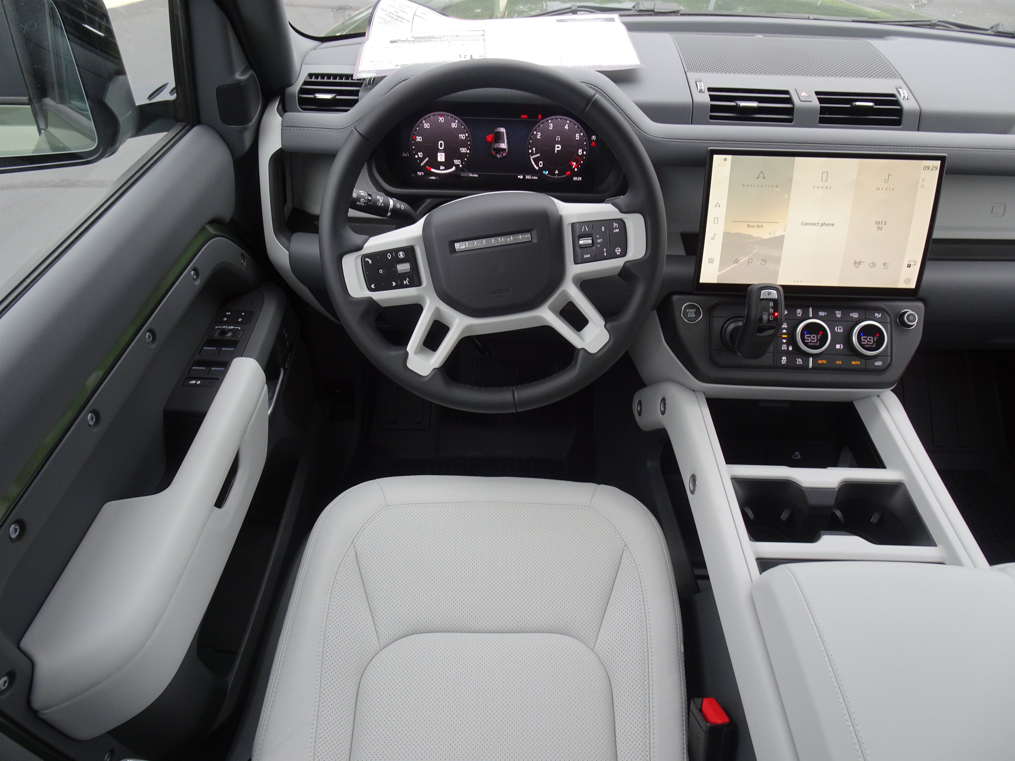 New 2026 Land Rover Defender 130 X-Dynamic SE AWD/4WD image 21