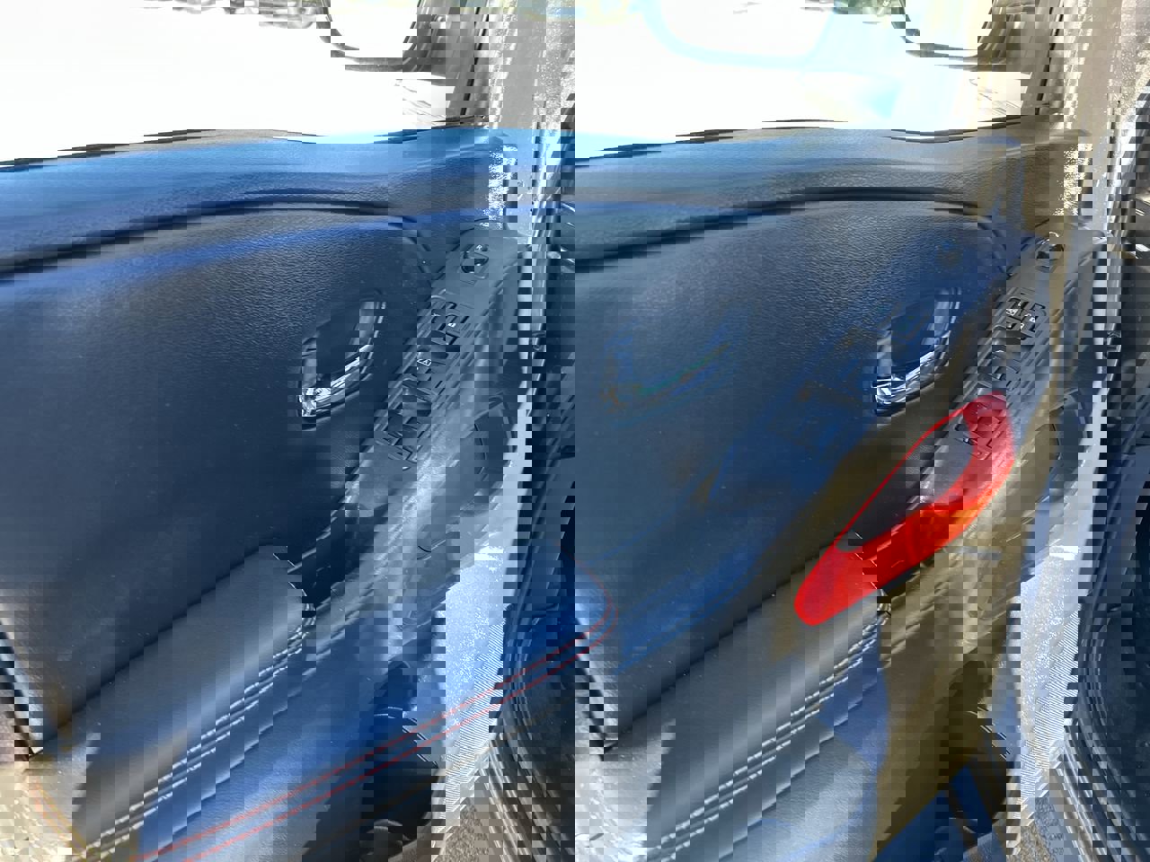 Used 2025 Nissan Frontier PRO-4X w/ Pro Convenience Package image 18