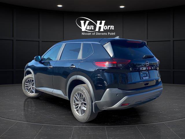 Used 2023 Nissan Rogue S image 5