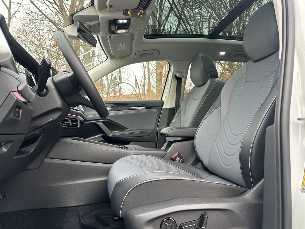 New 2026 Volkswagen Tiguan SE image 3