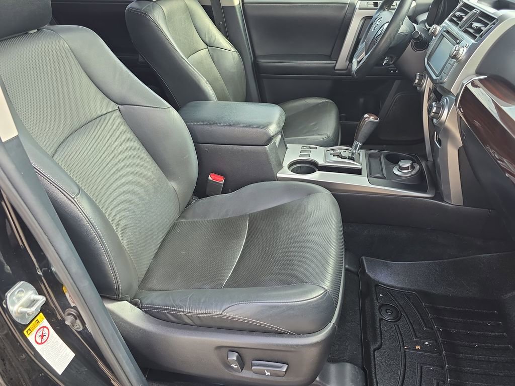 Used 2015 Toyota 4Runner Limited image 29