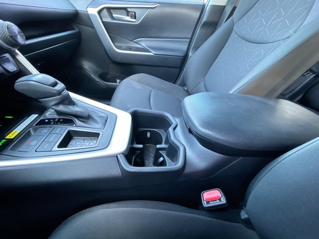 Certified 2025 Toyota RAV4 XLE FWD image 27