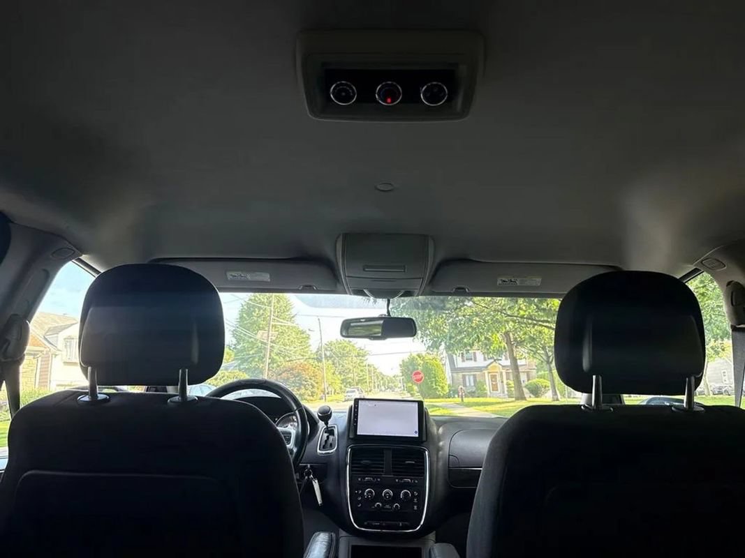 Used 2013 Dodge Grand Caravan SE FWD image 28