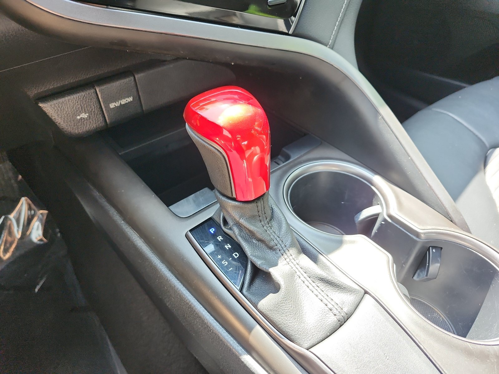 Used 2021 Toyota Camry SE FWD image 19