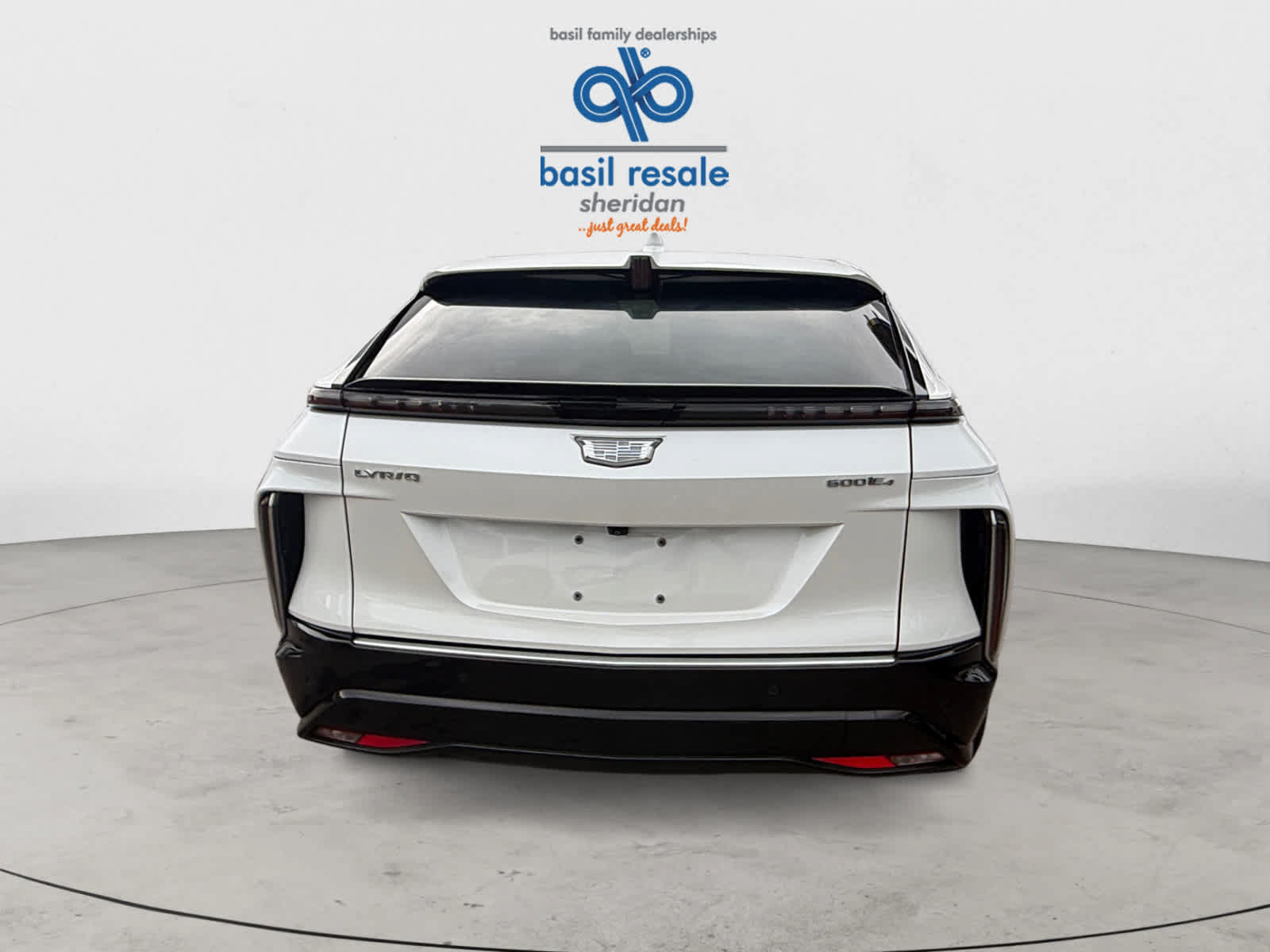 Used 2024 Cadillac Lyriq Luxury w/ LPO, Floor Liner Package AWD/4WD image 5