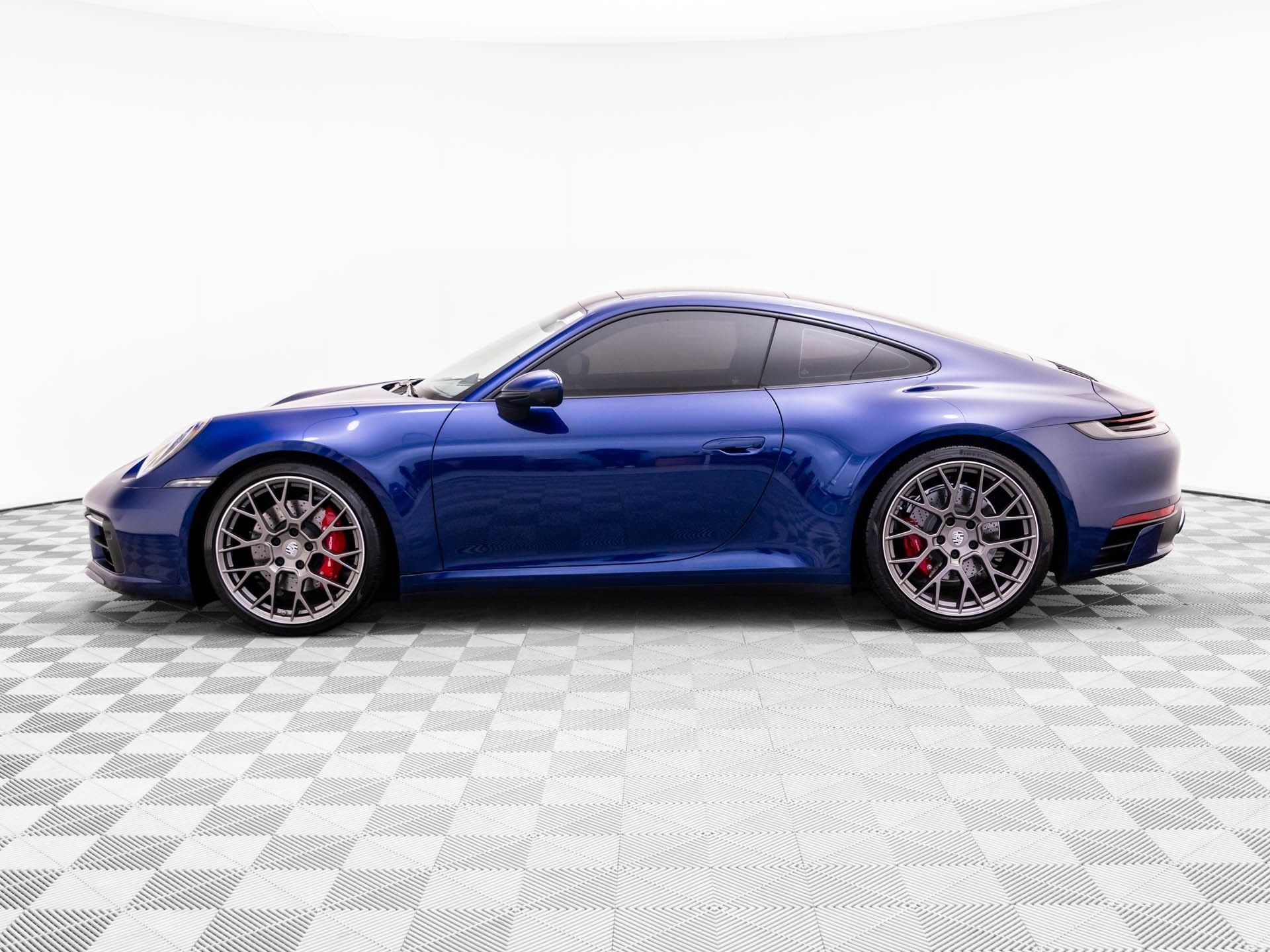 Used 2023 Porsche 911 Carrera 4S AWD/4WD image 2
