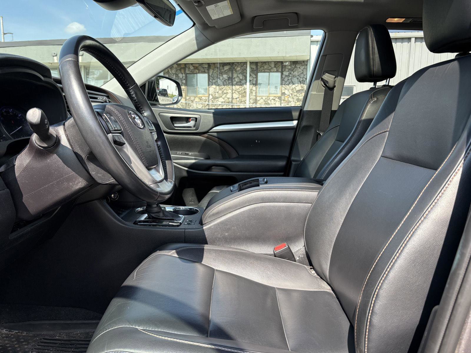 Used 2019 Toyota Highlander XLE image 9
